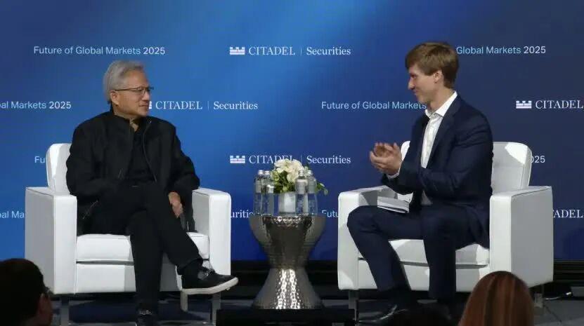 黄仁勋谈美国AI芯片出口管制的影响与未来市场方向 黄仁勋谈美国AI芯片出口管制的影响与未来市场方向