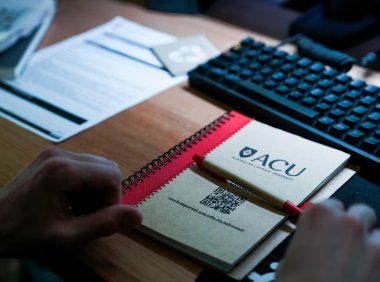 澳大利亚大学AI检测风波：数千学生被误判学术不端