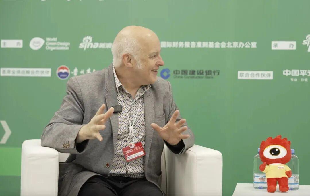 神经科学家直言:AI难替代人类创造力与情感联结 神经科学家直言:AI难替代人类创造力与情感联结