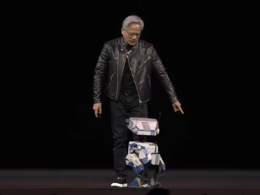 富士康将派人形机器人进厂打工,在美国专为英伟达生产 AI 服务器 富士康将派人形机器人进厂打工,在美国专为英伟达生产 AI 服务器