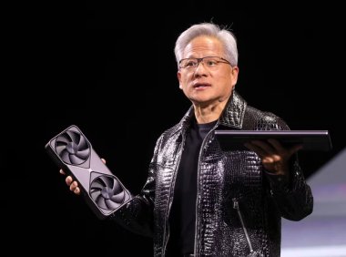 英伟达新一代AI芯片性能倍增，核心技术突破