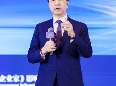李开复预言AI Agent重构企业架构，重塑未来竞争力