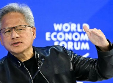 黄仁勋：AI资本投入为实体基建非泡沫