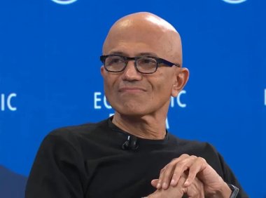 微软 CEO 纳德拉：AI 时代竞争的关键在于「模型编排」