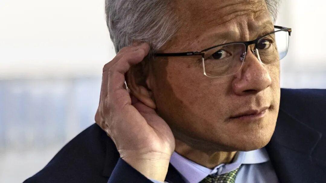 黄仁勋：AI 不会摧毁就业，反而创造新产业