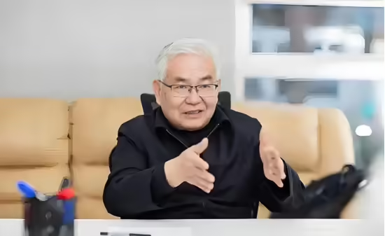 对话中国工程院院士郑纬民：DeepSeek，究竟厉害在哪里