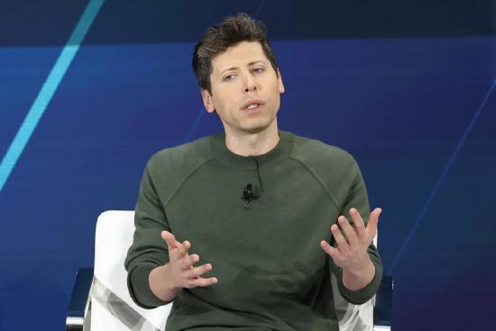 OpenAI 阿尔特曼：明年人类可能会首次看到具备通用人工智能的系统