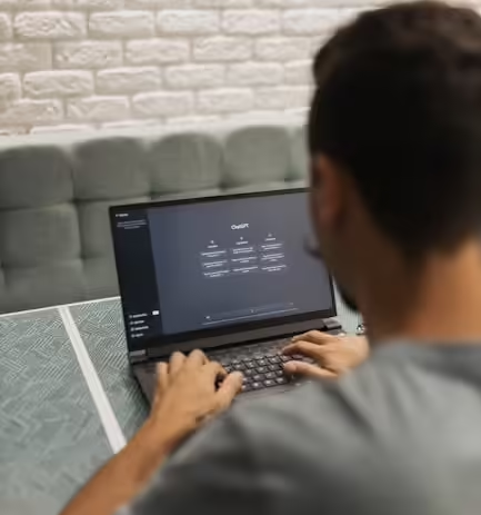 研究发现 AI工具对学生来说是“双刃剑”，需谨慎使用