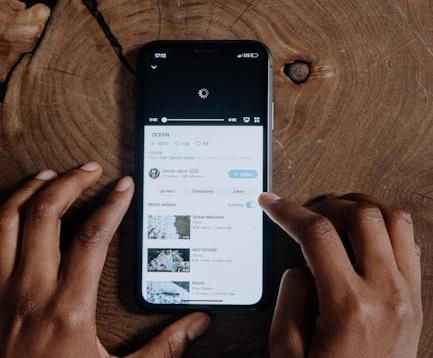 YouTube 上线“用相机拍摄”标签，为真实视频“验明正身”