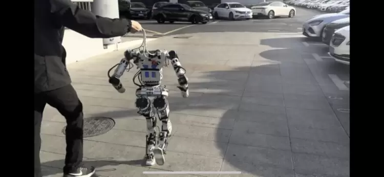 全栈开源推动人形机器人开发者共创 全栈开源推动人形机器人开发者共创