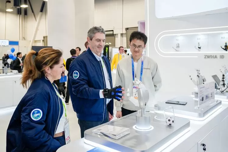 CES 2026 机器人板块聚焦具身智能,国产灵巧手 ZWHAND 技术突破成焦点 CES 2026 机器人板块聚焦具身智能,国产灵巧手 ZWHAND 技术突破成焦点