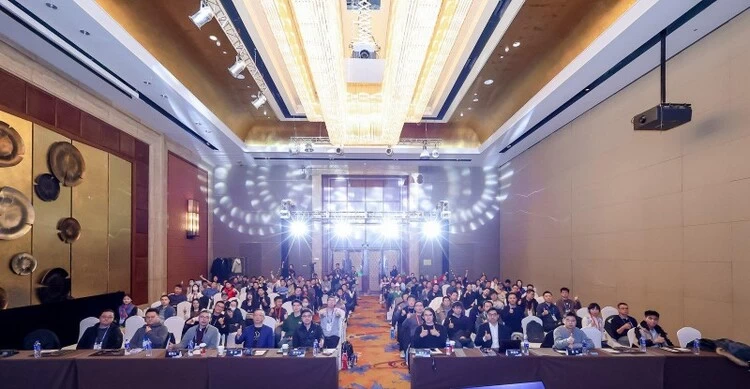 石景山人工智能行业峰会在京举行，聚焦AI场景实战与效能跃升