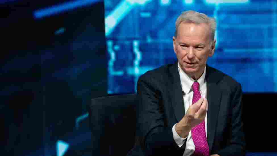 谷歌前 CEO 施密特：欧洲要么投资开源 AI，要么依赖中国模型