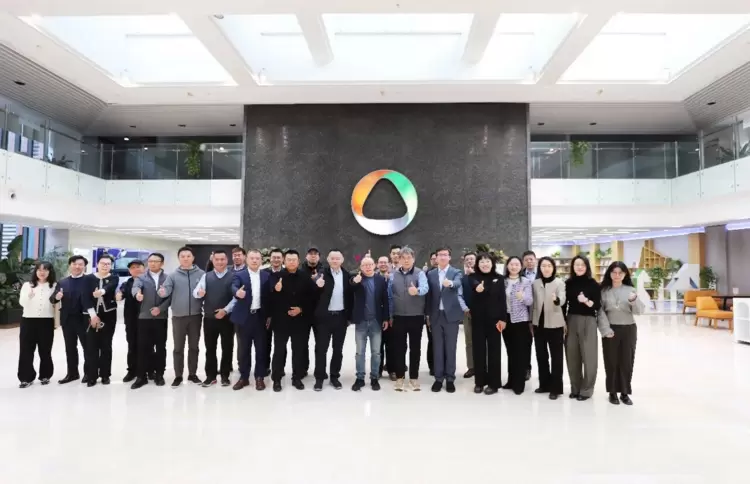 亚信科技、ABB机器人联合成立“具身智能实验室”共筑Physical AI新范式