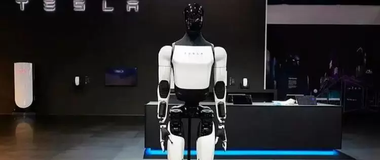 人形机器人量产进展：特斯拉Optimus迭代与行业竞争格局