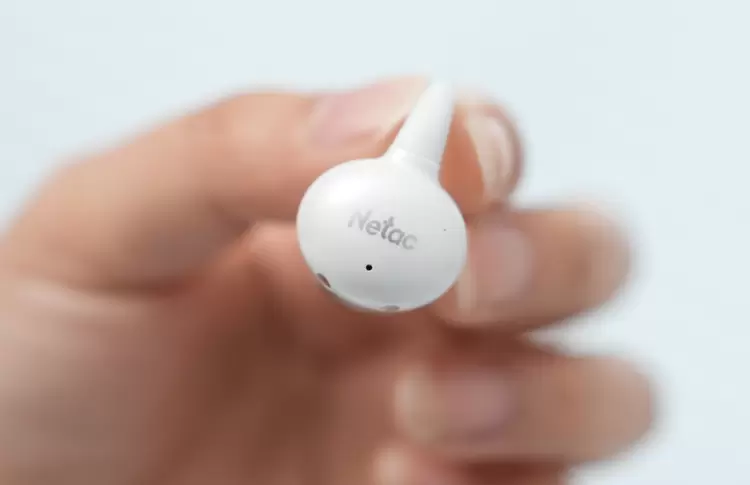 朗科WTS1上手体验:百元价位,也能把AI与好声音同时塞进耳朵里 朗科WTS1上手体验:百元价位,也能把AI与好声音同时塞进耳朵里