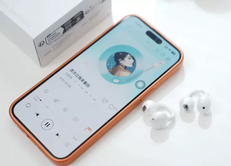 朗科WTS1上手体验:百元价位,也能把AI与好声音同时塞进耳朵里 朗科WTS1上手体验:百元价位,也能把AI与好声音同时塞进耳朵里