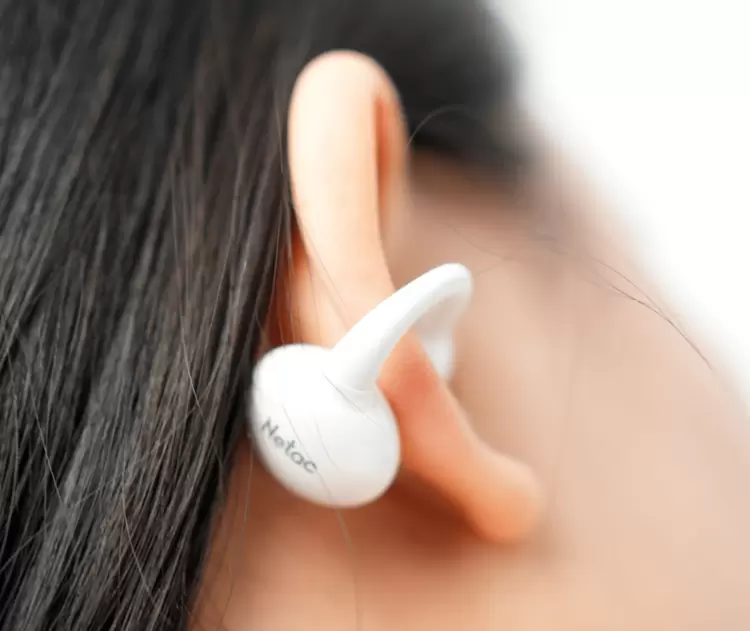 朗科WTS1上手体验:百元价位,也能把AI与好声音同时塞进耳朵里 朗科WTS1上手体验:百元价位,也能把AI与好声音同时塞进耳朵里