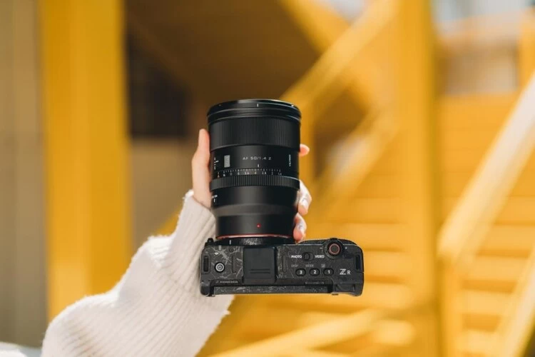 唯卓仕发布 AF 50mm F1.4 Pro 等多款新品,夯实全能影像伙伴定位 唯卓仕发布 AF 50mm F1.4 Pro 等多款新品,夯实全能影像伙伴定位