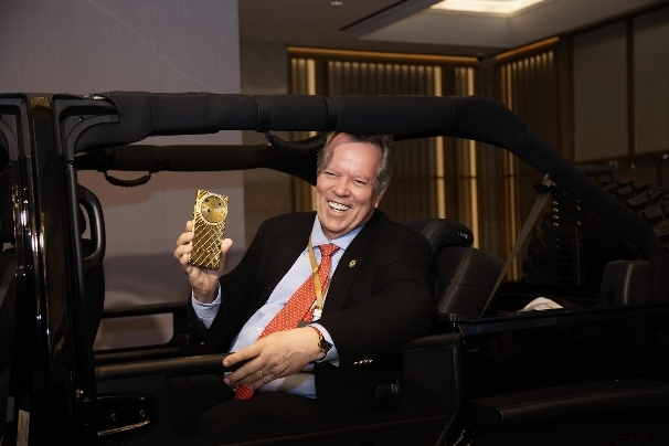 东方顶级美学定义高奢新坐标：AURORA手机全球前100台，宣告售罄！