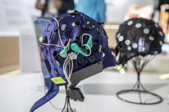 脑机接口蓬勃发展成果转化加速，微美全息深耕脑机+量子领域领跑新兴赛道！