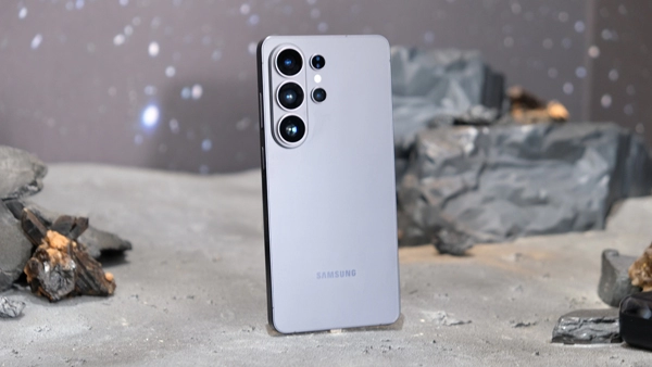 三星Galaxy S26 Ultra上手：AI深度融入，防窥屏隐私防护太实用