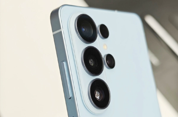 三星Galaxy S26 Ultra上手：AI深度融入，防窥屏隐私防护太实用