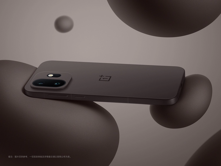 「小屏大魔王」一加 15T 外观首曝，超美小直屏惊艳亮相