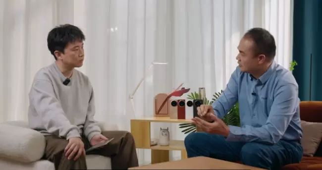 国产折叠屏自研技术突破 荣耀Magic V6 破解行业不可能三角