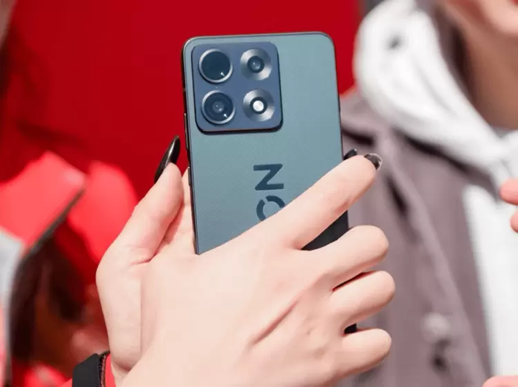 F1赛场惊现神秘新品 拯救者手机神奇新机强势回归