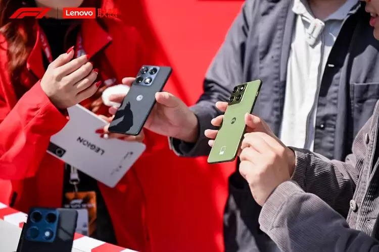 F1赛场惊现神秘新品 拯救者手机神奇新机强势回归