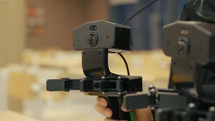 鹿明机器人发布FastUMI数据采集全家桶，具身智能进入数据时代