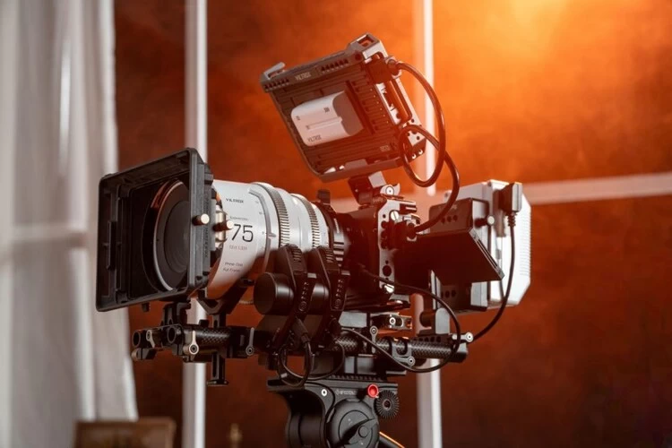 唯卓仕AI自动对焦转接环重塑手动镜头创作体验