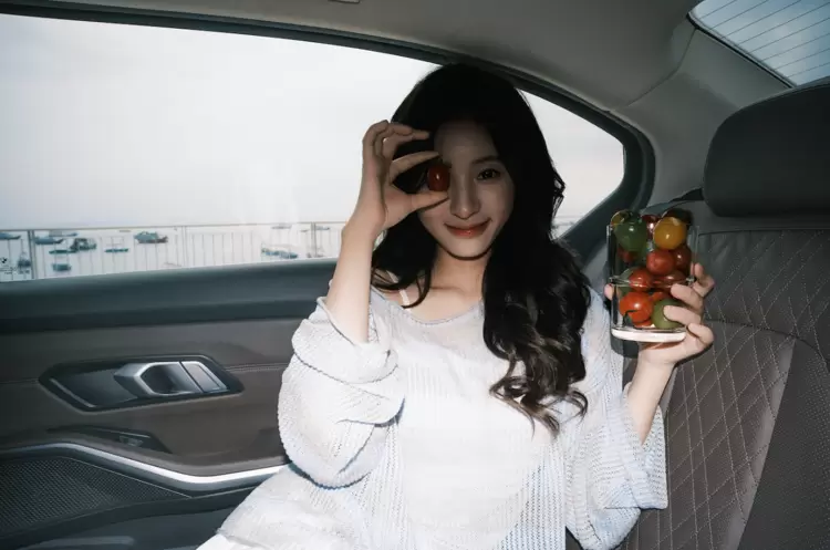 唯卓仕Vintage Z2折叠闪光灯评测：小巧机身重塑便携补光体验