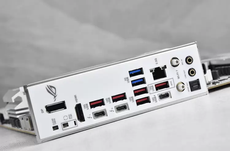 酷睿Ultra 7 270K/5 250K Plus处理器首测：多核、游戏、渲染性能暴增