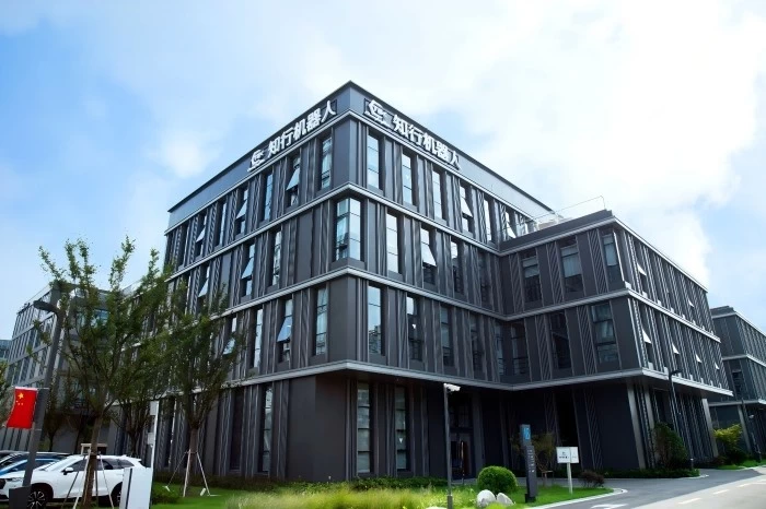 知行机器人完成近亿元B轮融资，灵巧手产品矩阵全面升级