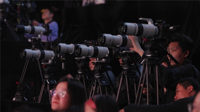 佳能CINEMA EOS系统为《声生不息·华流季》多机位实践赋能 佳能CINEMA EOS系统为《声生不息·华流季》多机位实践赋能